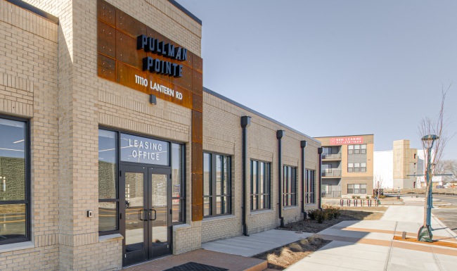 Live in luxury at Pullman Pointe in Fishers Apartment building exterior